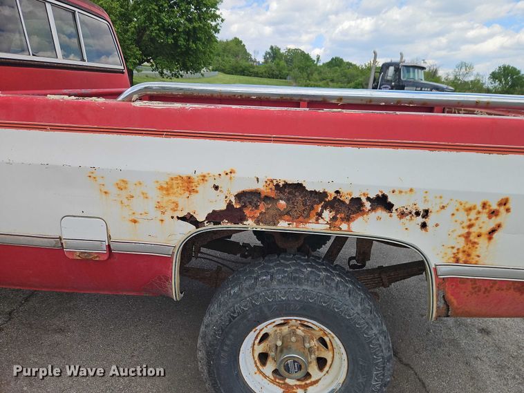 image for item EO7305 1986 Chevrolet K20  pickup truck