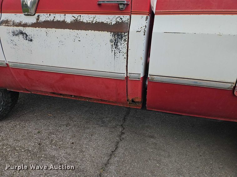 image for item EO7305 1986 Chevrolet K20  pickup truck