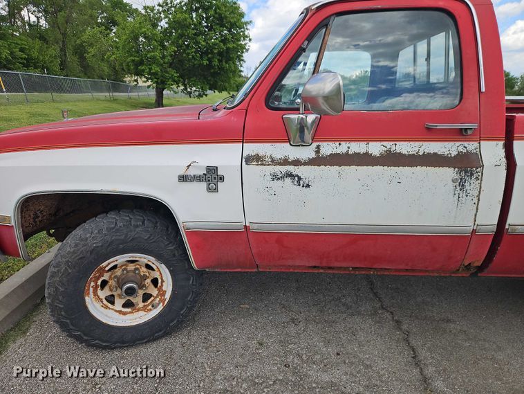 image for item EO7305 1986 Chevrolet K20  pickup truck