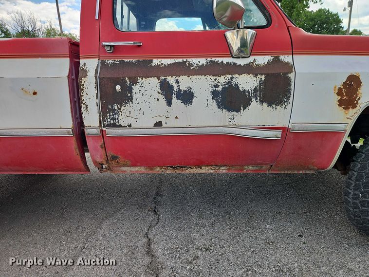 image for item EO7305 1986 Chevrolet K20  pickup truck