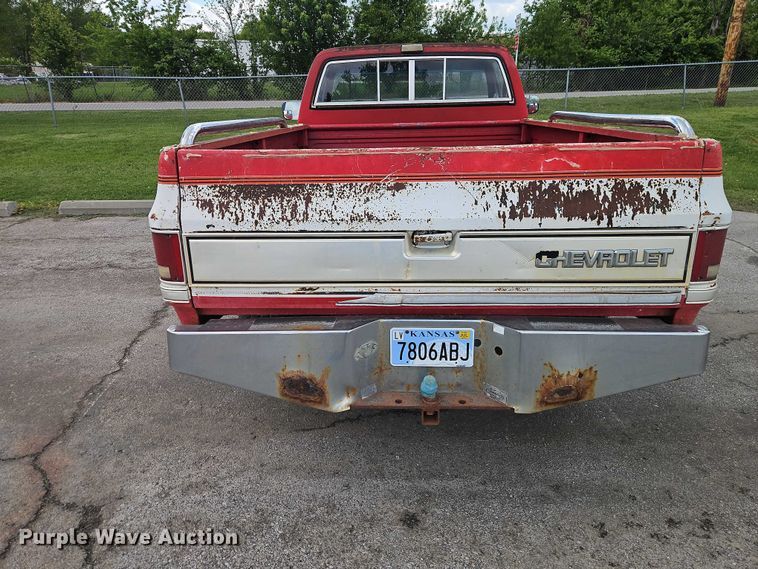image for item EO7305 1986 Chevrolet K20  pickup truck