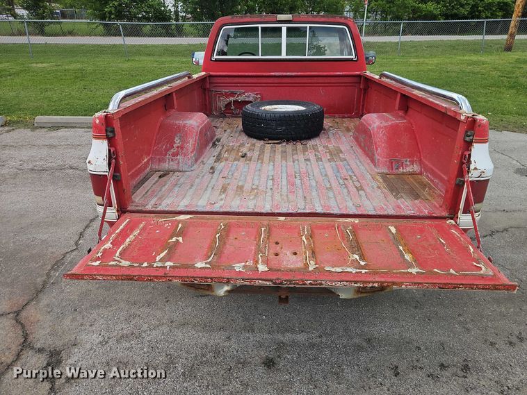 image for item EO7305 1986 Chevrolet K20  pickup truck