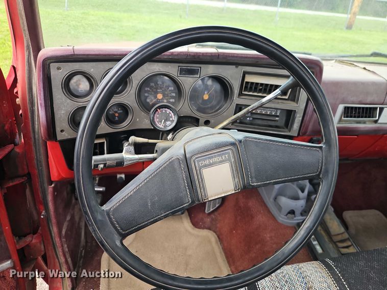 image for item EO7305 1986 Chevrolet K20  pickup truck