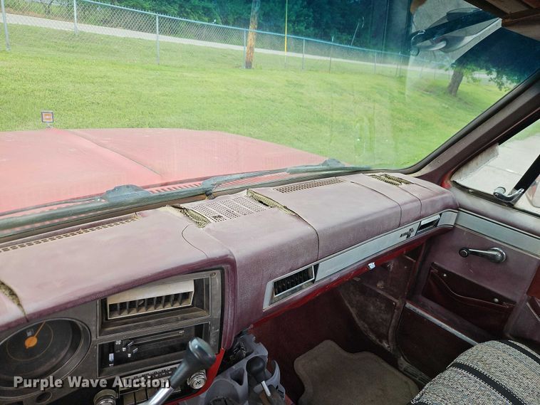image for item EO7305 1986 Chevrolet K20  pickup truck
