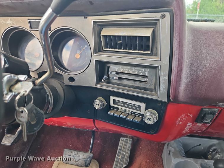 image for item EO7305 1986 Chevrolet K20  pickup truck