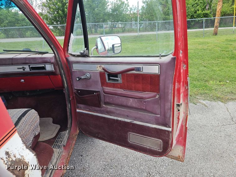 image for item EO7305 1986 Chevrolet K20  pickup truck