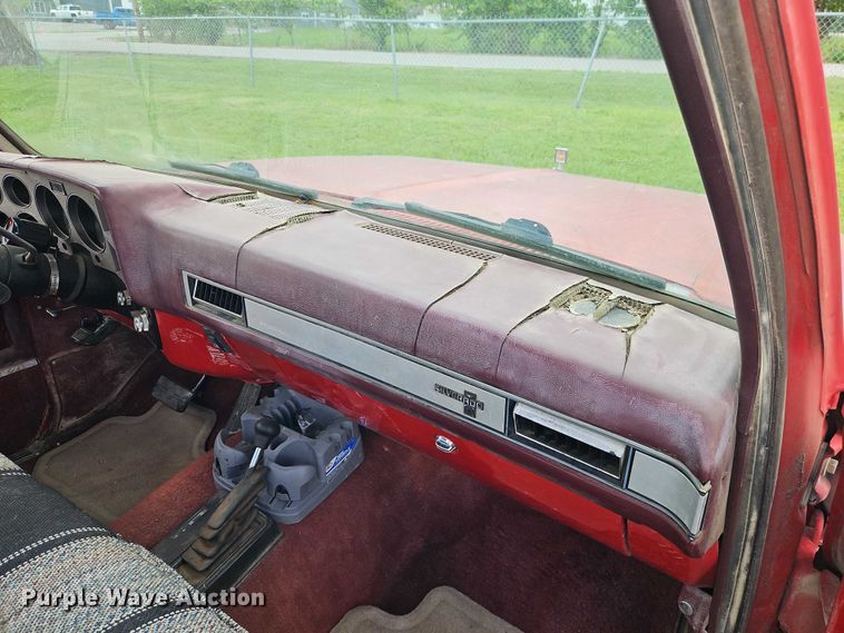 image for item EO7305 1986 Chevrolet K20  pickup truck
