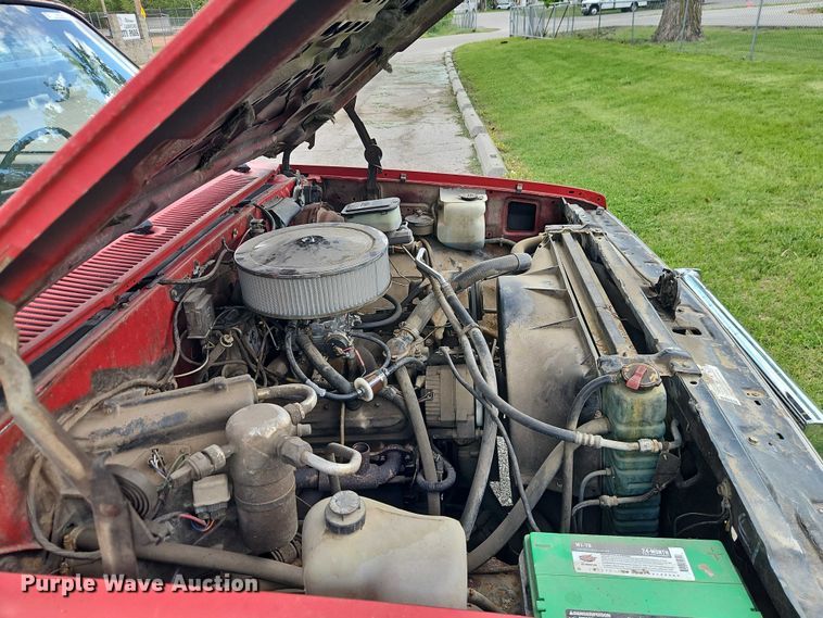 image for item EO7305 1986 Chevrolet K20  pickup truck
