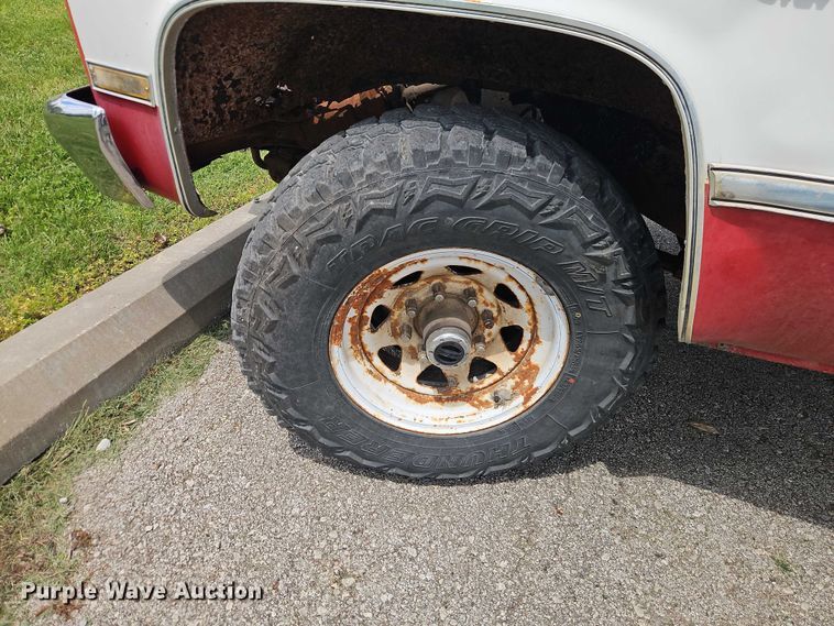 image for item EO7305 1986 Chevrolet K20  pickup truck