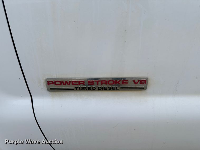 image for item EQ5005 2004 Ford F250 Super Duty Ext. Cab pickup truck cab and chassis