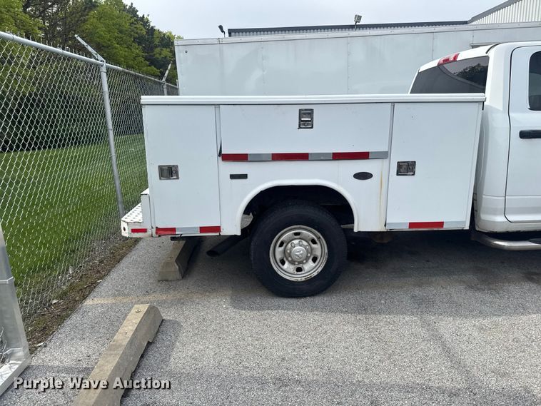 image for item ER0480 2014 RAM 2500 Crew Cab utility bed pickup truck
