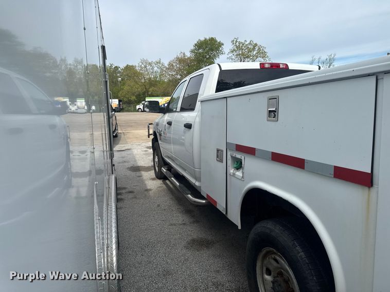image for item ER0480 2014 RAM 2500 Crew Cab utility bed pickup truck