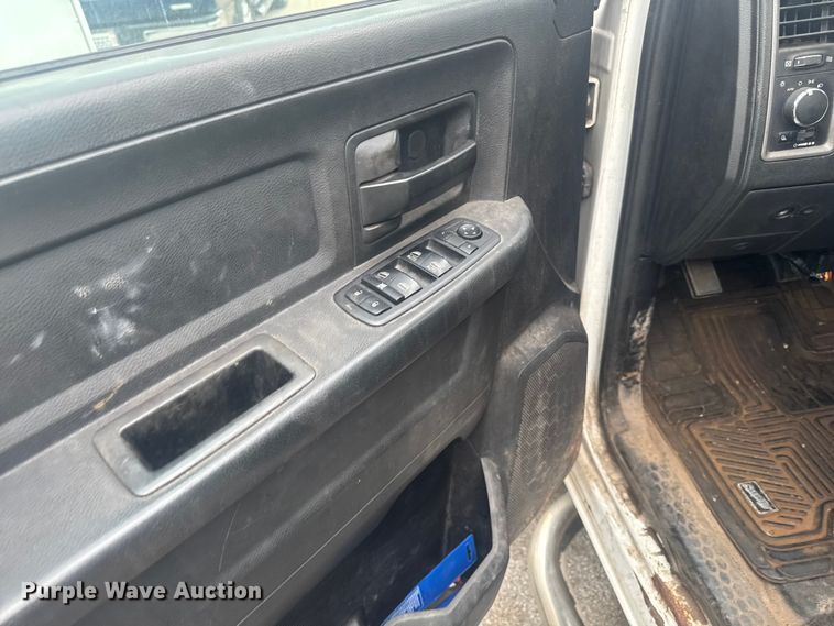 image for item ER0480 2014 RAM 2500 Crew Cab utility bed pickup truck