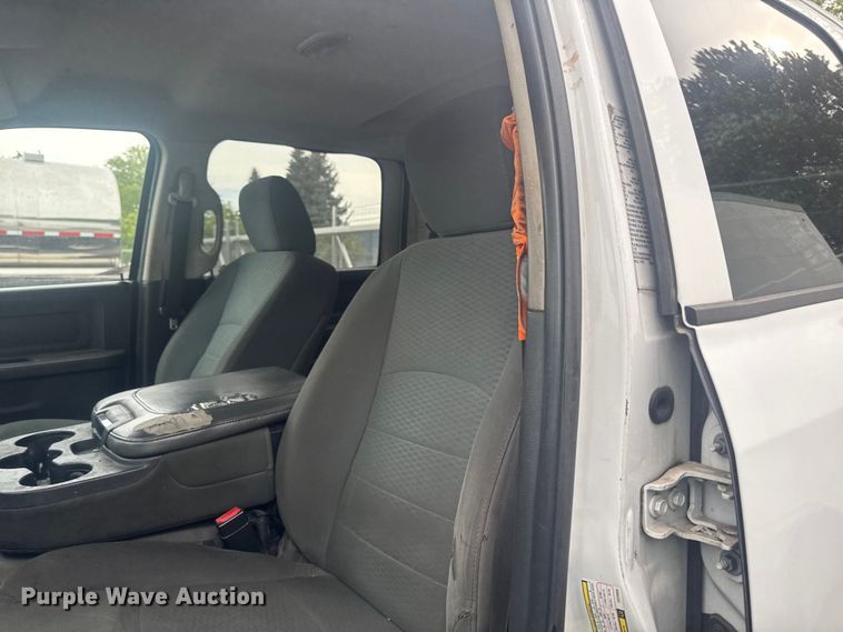 image for item ER0480 2014 RAM 2500 Crew Cab utility bed pickup truck
