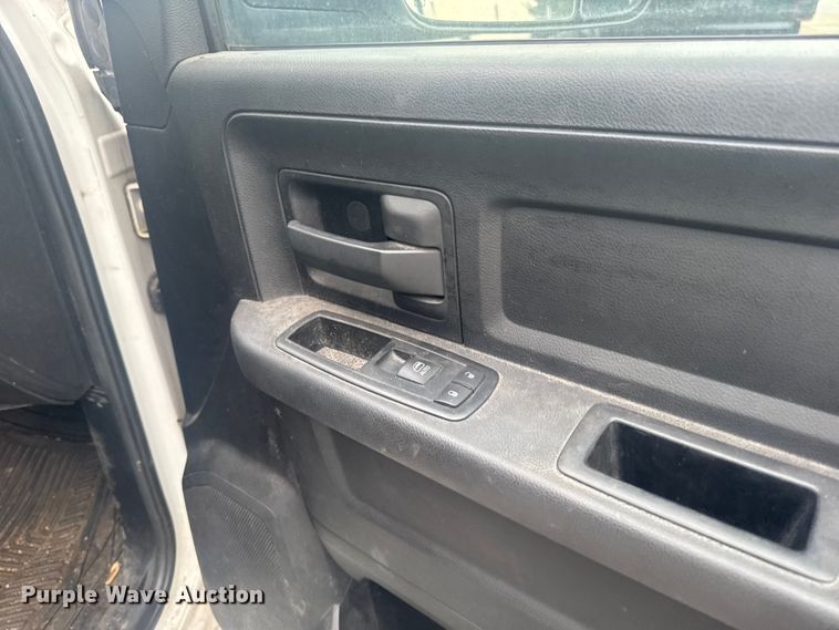 image for item ER0480 2014 RAM 2500 Crew Cab utility bed pickup truck