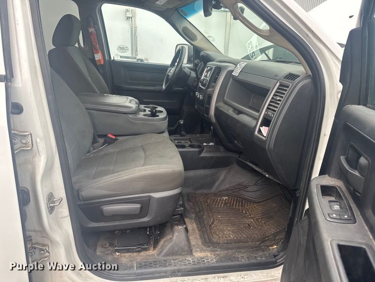 image for item ER0480 2014 RAM 2500 Crew Cab utility bed pickup truck