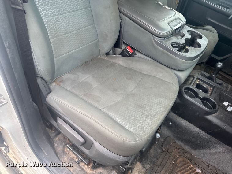image for item ER0480 2014 RAM 2500 Crew Cab utility bed pickup truck