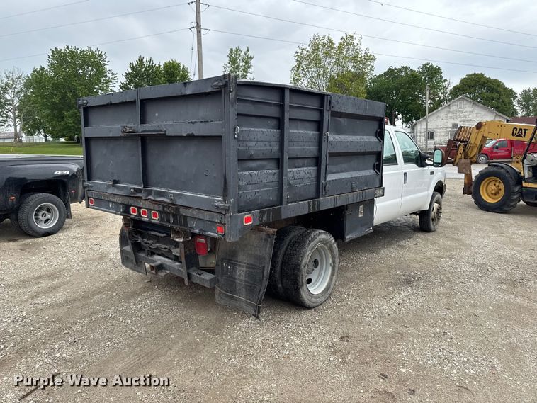 image for item ER0494 2004 Ford F550 Super Duty Crew Cab dump truck