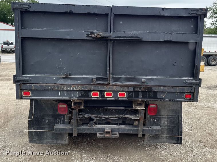 image for item ER0494 2004 Ford F550 Super Duty Crew Cab dump truck