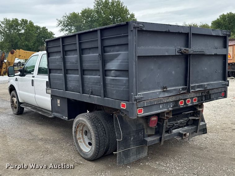 image for item ER0494 2004 Ford F550 Super Duty Crew Cab dump truck