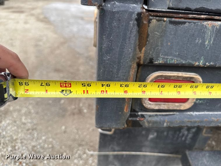 image for item ER0494 2004 Ford F550 Super Duty Crew Cab dump truck