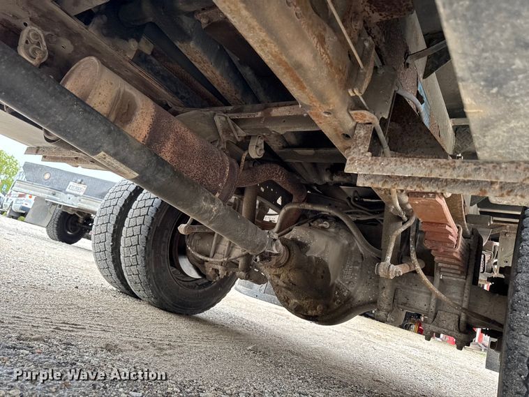 image for item ER0494 2004 Ford F550 Super Duty Crew Cab dump truck