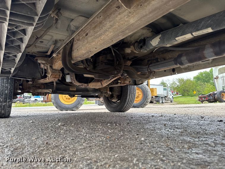 image for item ER0494 2004 Ford F550 Super Duty Crew Cab dump truck