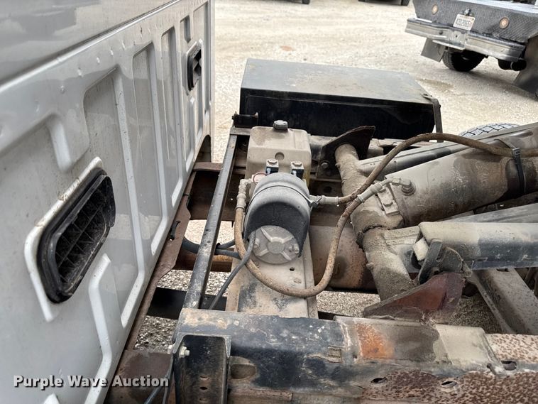 image for item ER0494 2004 Ford F550 Super Duty Crew Cab dump truck