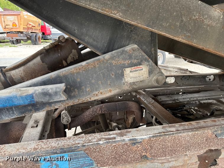 image for item ER0494 2004 Ford F550 Super Duty Crew Cab dump truck