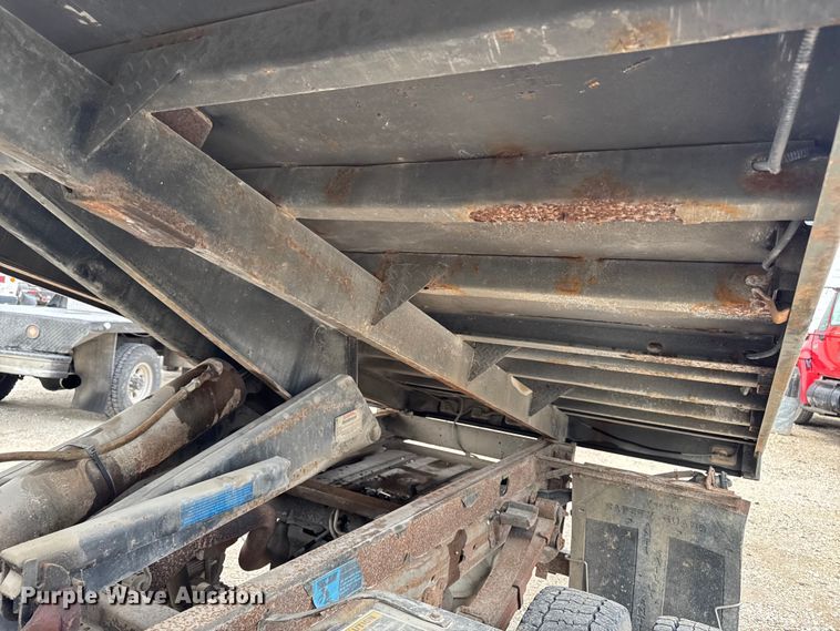 image for item ER0494 2004 Ford F550 Super Duty Crew Cab dump truck