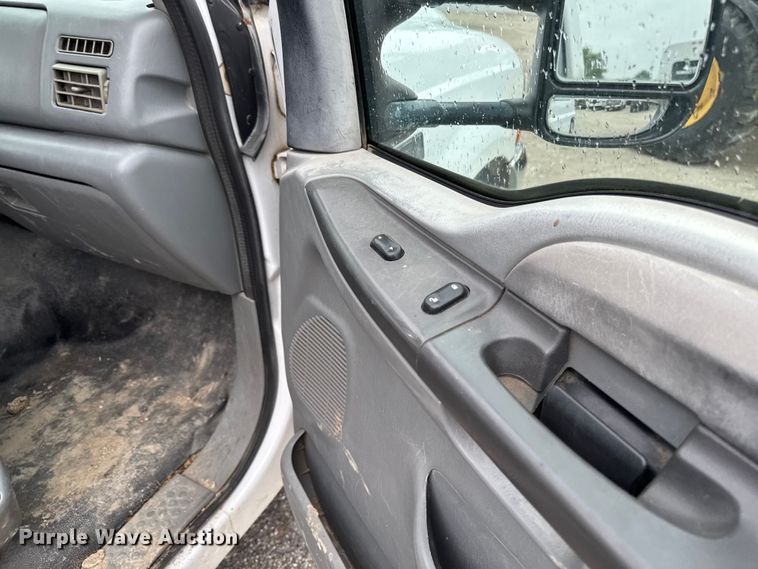 image for item ER0494 2004 Ford F550 Super Duty Crew Cab dump truck