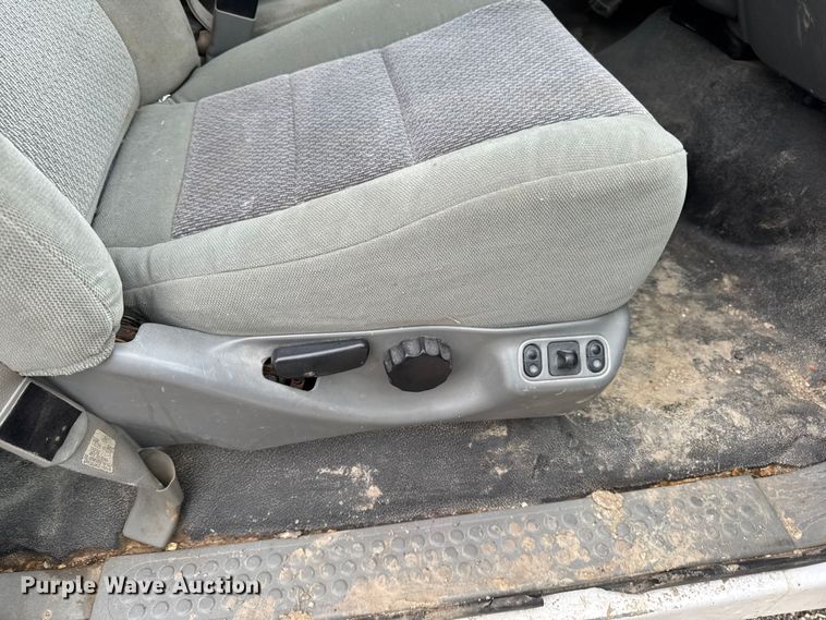 image for item ER0494 2004 Ford F550 Super Duty Crew Cab dump truck