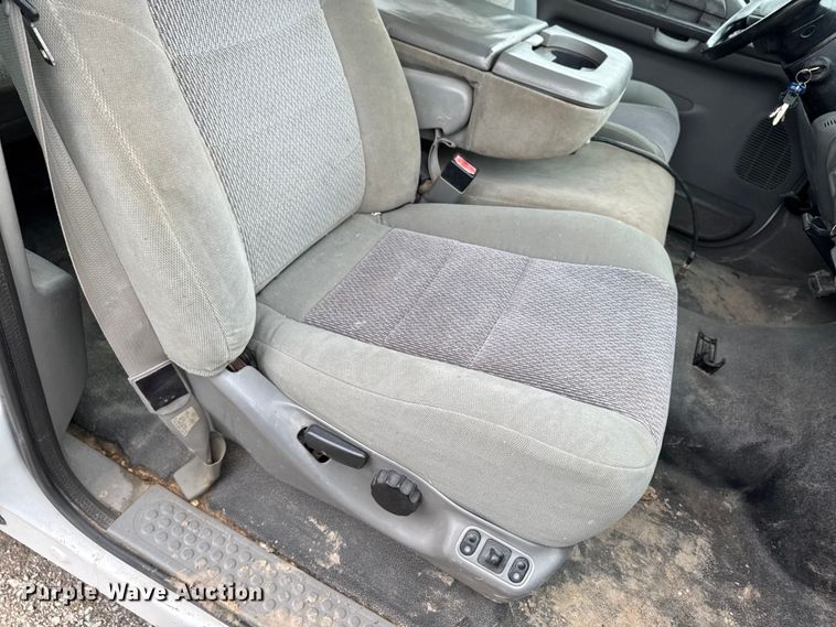 image for item ER0494 2004 Ford F550 Super Duty Crew Cab dump truck