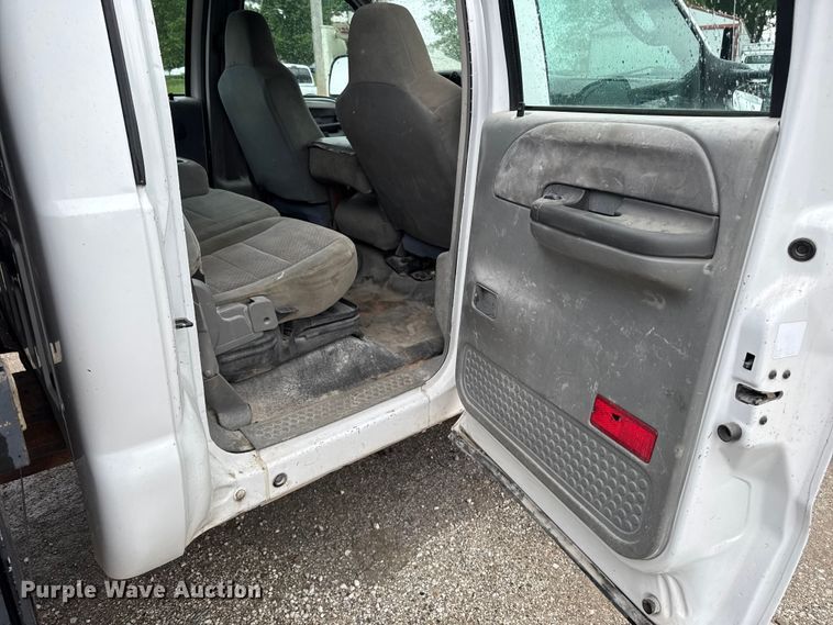 image for item ER0494 2004 Ford F550 Super Duty Crew Cab dump truck