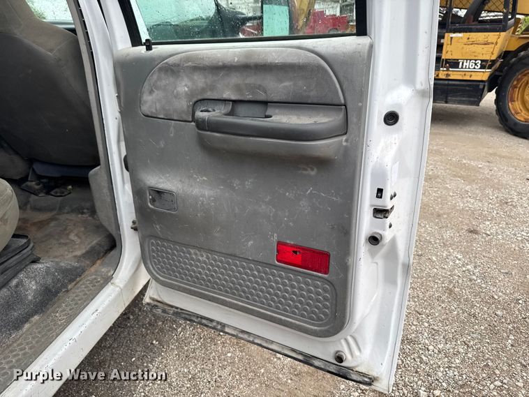 image for item ER0494 2004 Ford F550 Super Duty Crew Cab dump truck