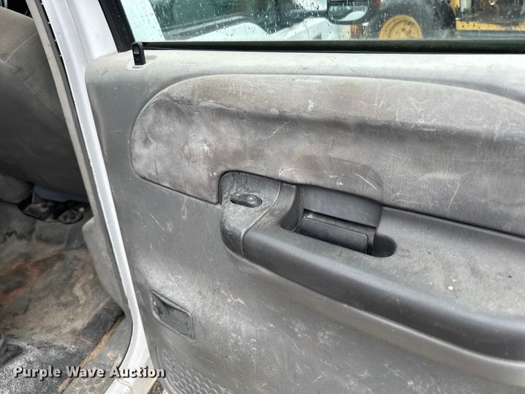 image for item ER0494 2004 Ford F550 Super Duty Crew Cab dump truck