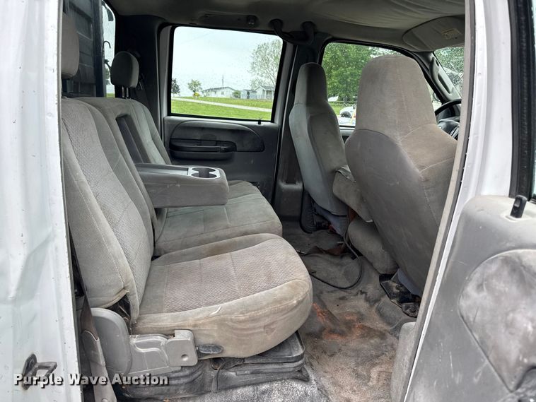 image for item ER0494 2004 Ford F550 Super Duty Crew Cab dump truck