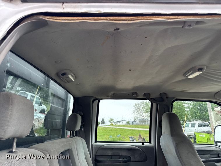 image for item ER0494 2004 Ford F550 Super Duty Crew Cab dump truck