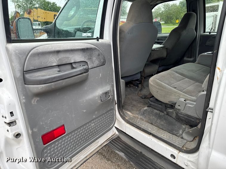 image for item ER0494 2004 Ford F550 Super Duty Crew Cab dump truck