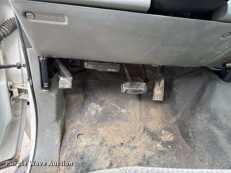 image for item ER0494 2004 Ford F550 Super Duty Crew Cab dump truck