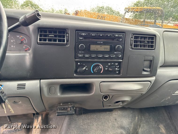image for item ER0494 2004 Ford F550 Super Duty Crew Cab dump truck