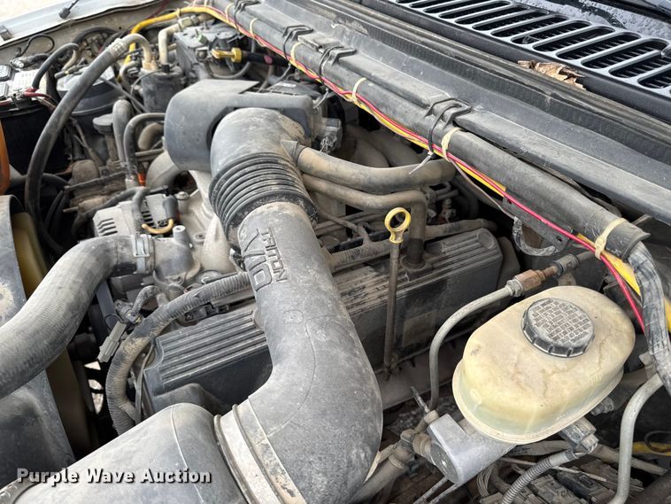 image for item ER0494 2004 Ford F550 Super Duty Crew Cab dump truck