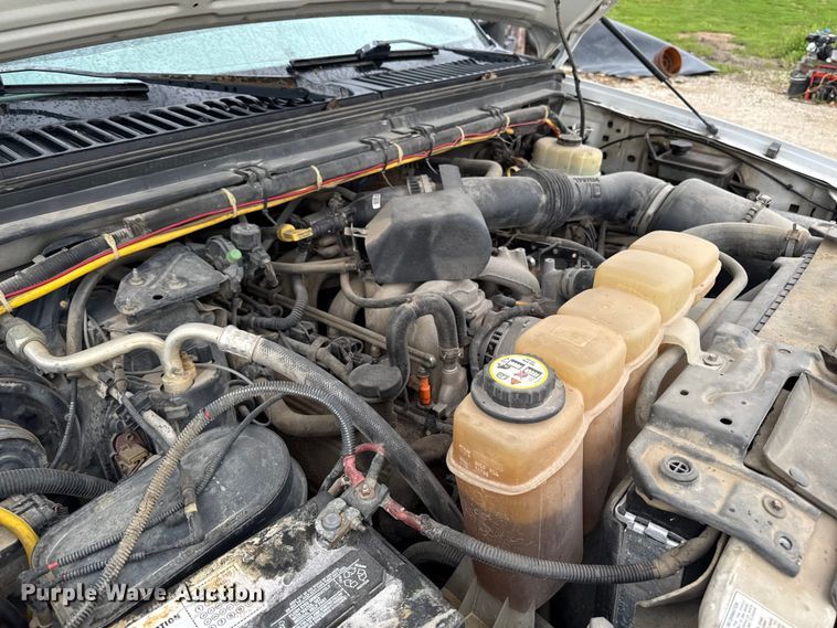 image for item ER0494 2004 Ford F550 Super Duty Crew Cab dump truck