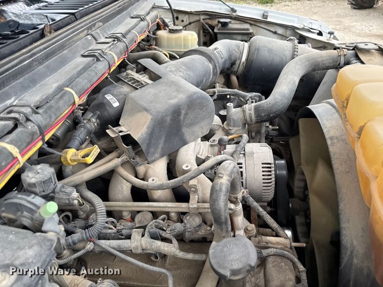 image for item ER0494 2004 Ford F550 Super Duty Crew Cab dump truck