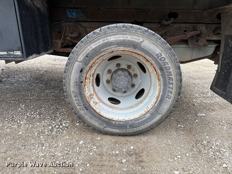 image for item ER0494 2004 Ford F550 Super Duty Crew Cab dump truck