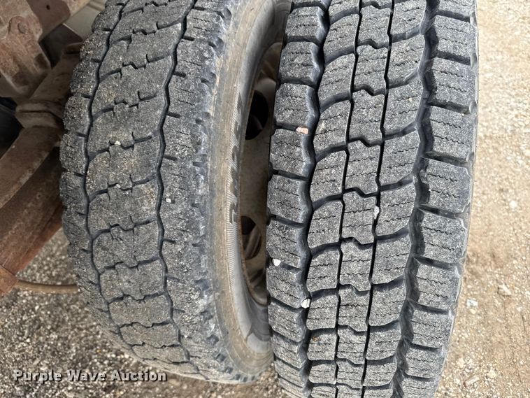 image for item ER0494 2004 Ford F550 Super Duty Crew Cab dump truck