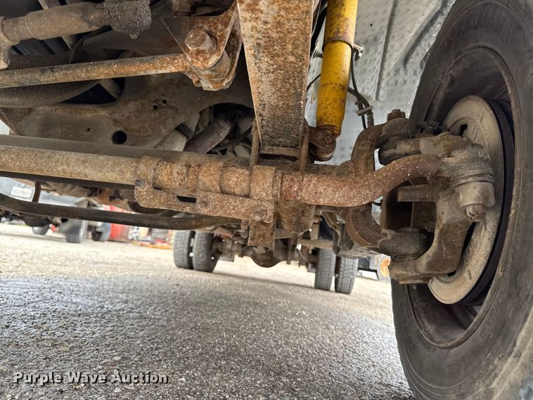 image for item ER0494 2004 Ford F550 Super Duty Crew Cab dump truck