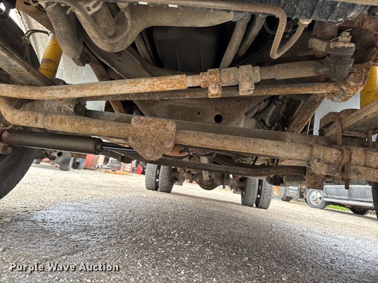 image for item ER0494 2004 Ford F550 Super Duty Crew Cab dump truck