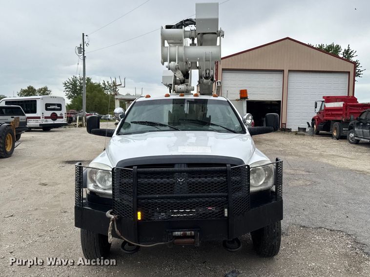 image for item ER0495 2009 Dodge Ram 5500 bucket truck