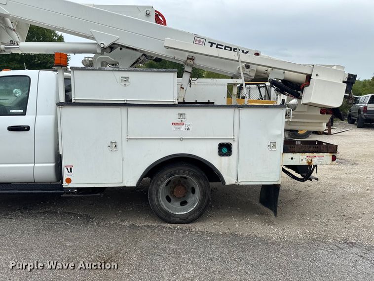 image for item ER0495 2009 Dodge Ram 5500 bucket truck